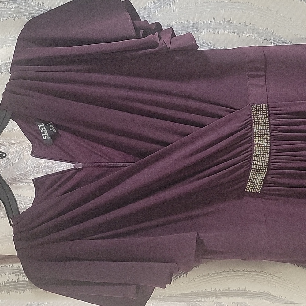Dress - Picture 4 of 4